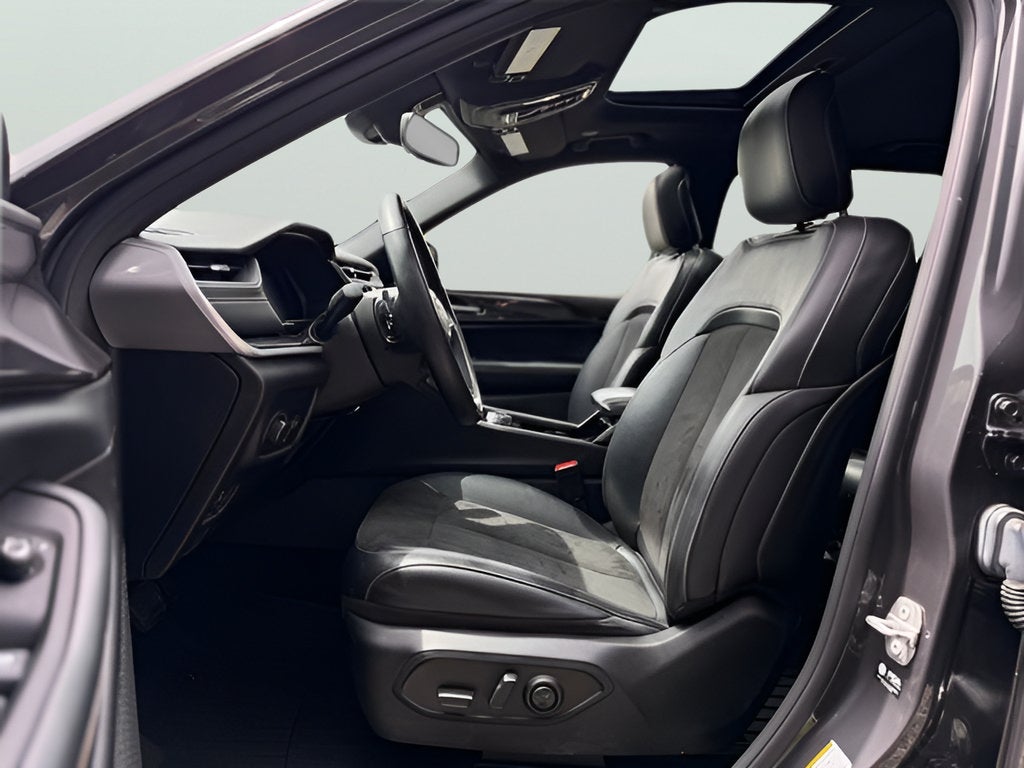 2022 Jeep Grand Cherokee L Laredo