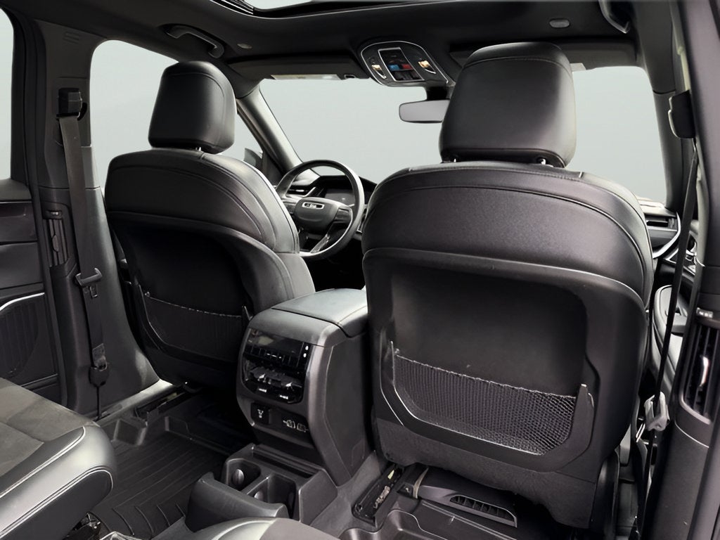 2022 Jeep Grand Cherokee L Laredo