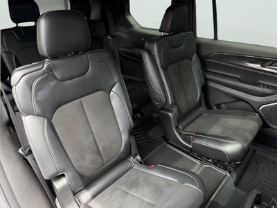 2022 Jeep Grand Cherokee L Laredo