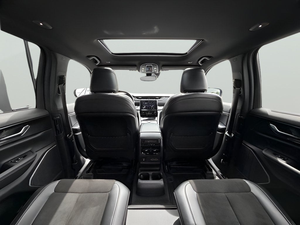 2022 Jeep Grand Cherokee L Laredo