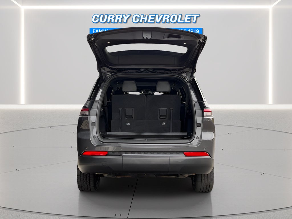 2022 Jeep Grand Cherokee L Laredo
