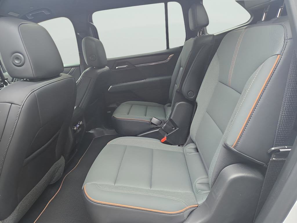 2025 GMC Acadia AT4