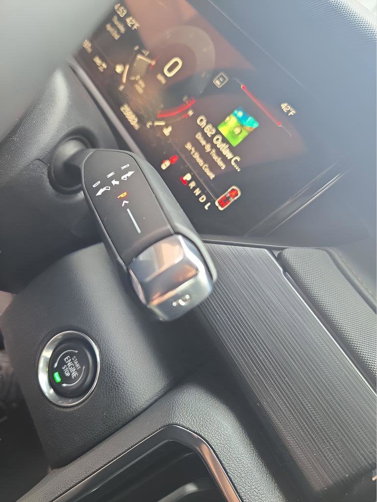 2025 GMC Acadia AT4
