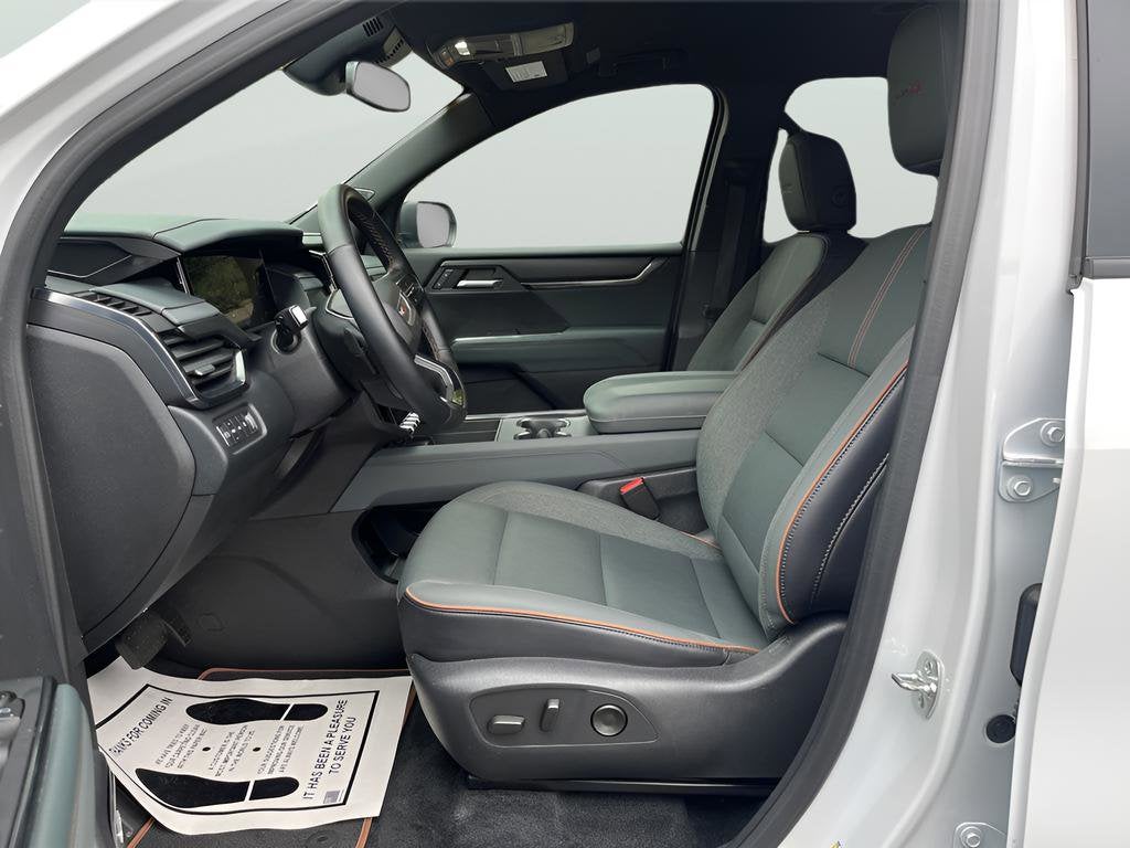 2025 GMC Acadia AT4