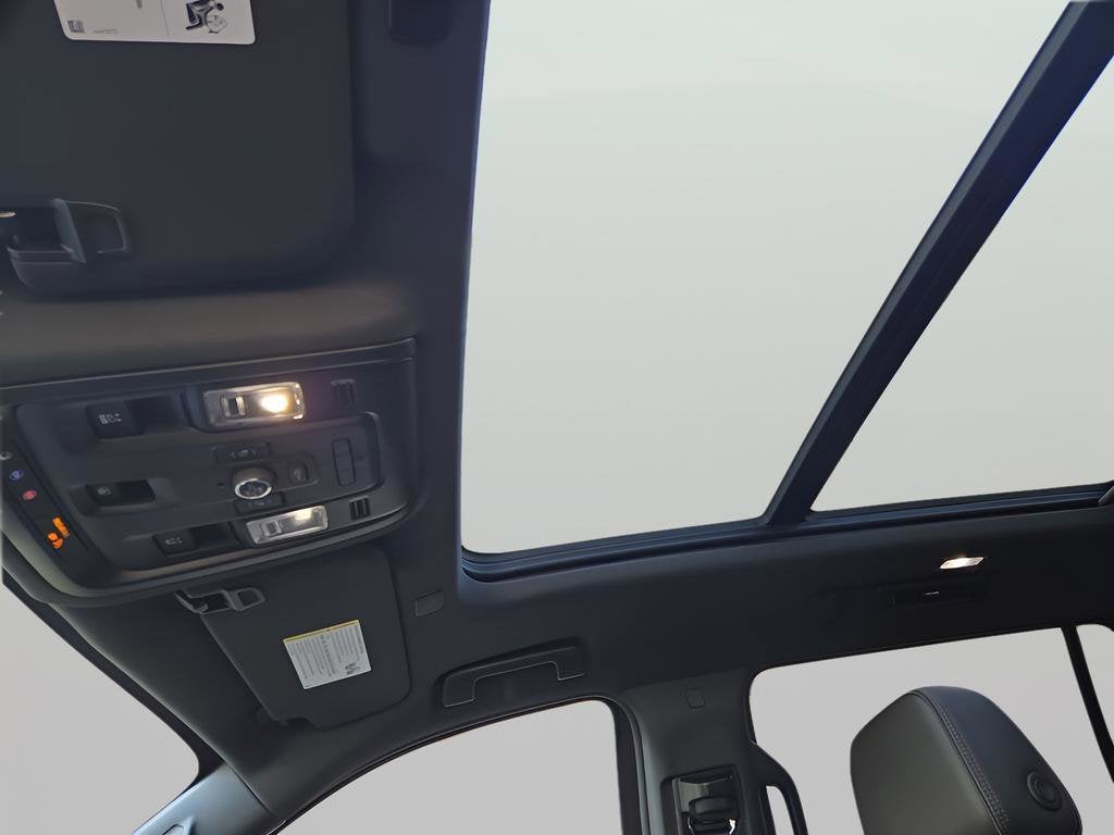 2021 Chevrolet Suburban RST