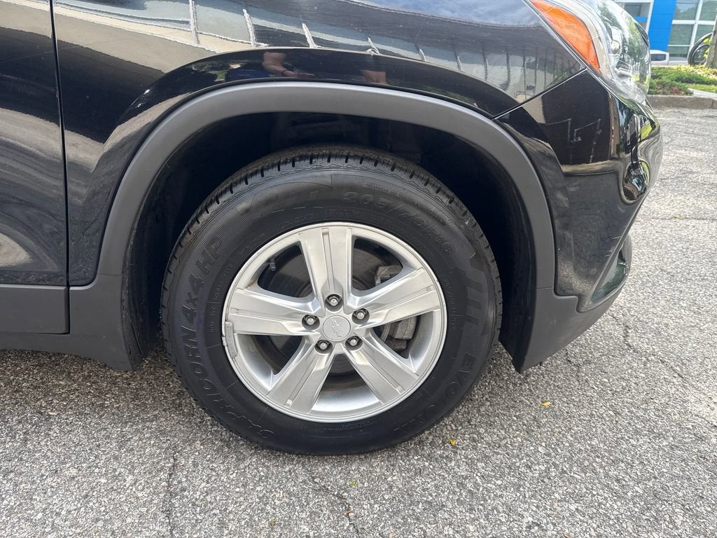 Used 2019 Chevrolet Trax LT with VIN 3GNCJLSB7KL118215 for sale in Scarsdale, NY