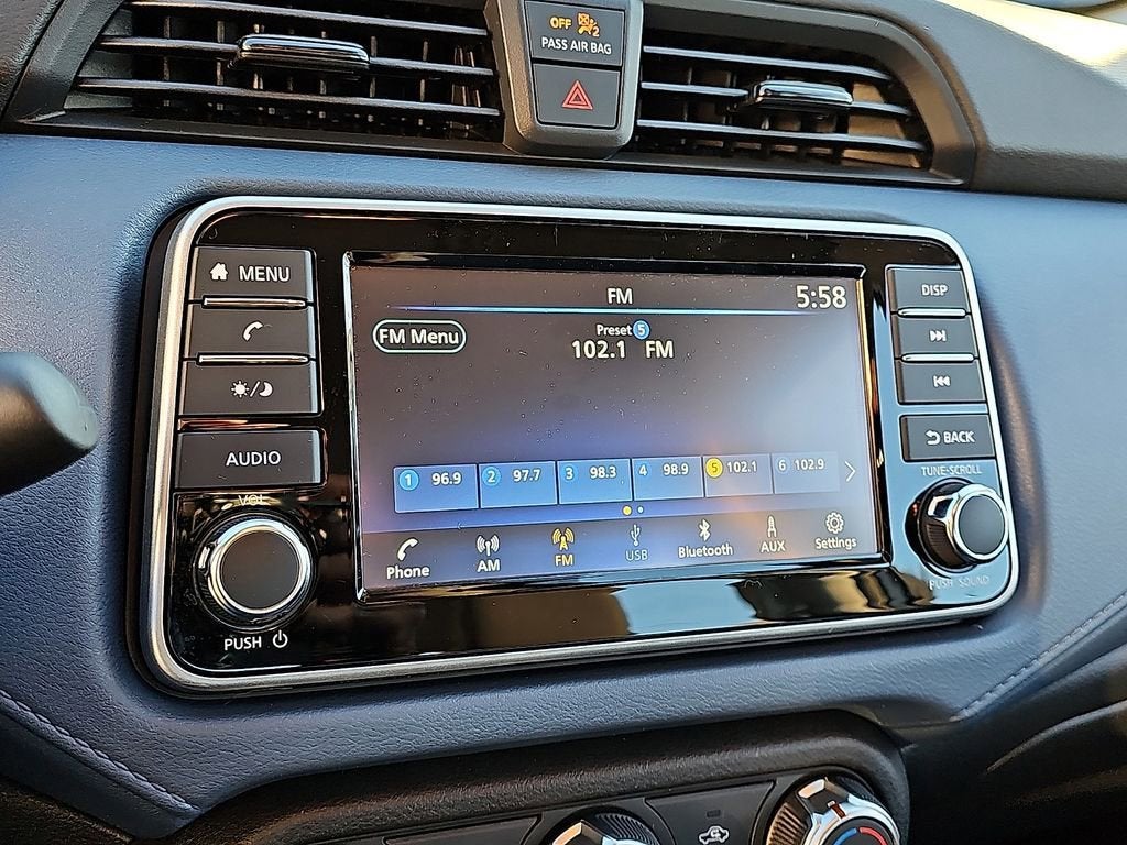 2025 Nissan Versa SV