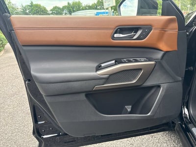 2025 Nissan Pathfinder Platinum