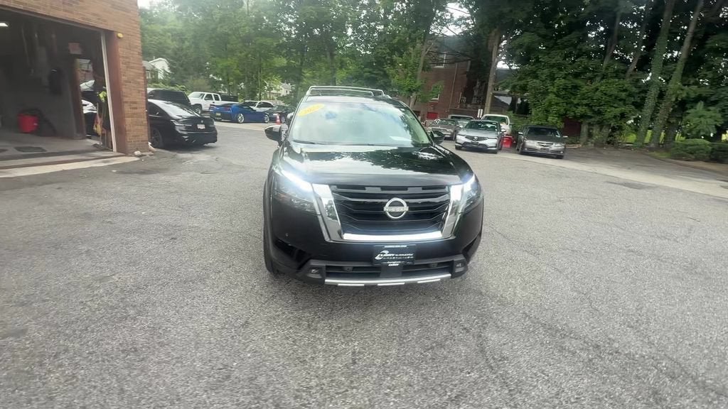 2025 Nissan Pathfinder Platinum