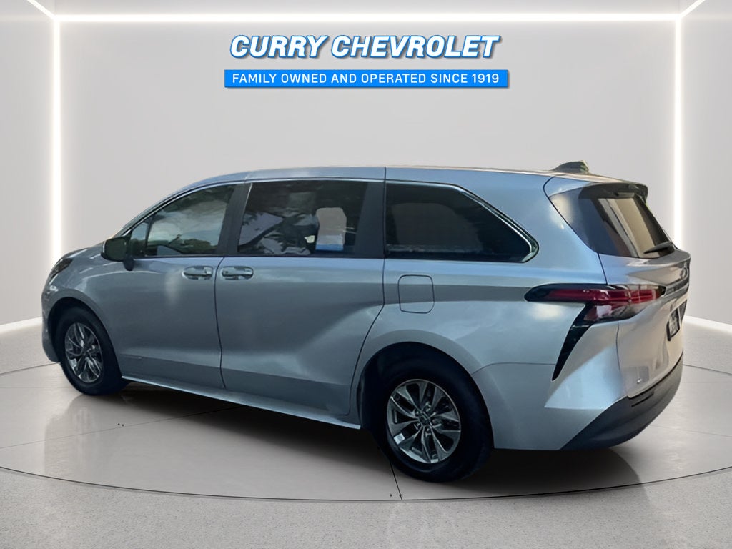 2021 Toyota Sienna LE