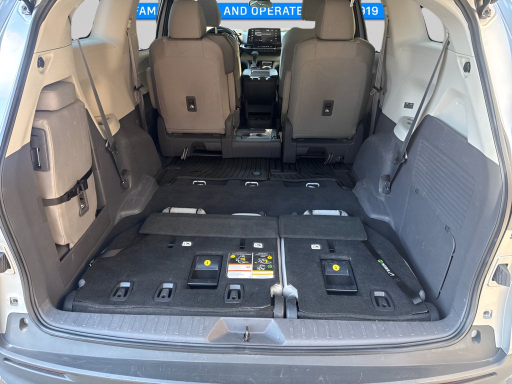 2021 Toyota Sienna LE