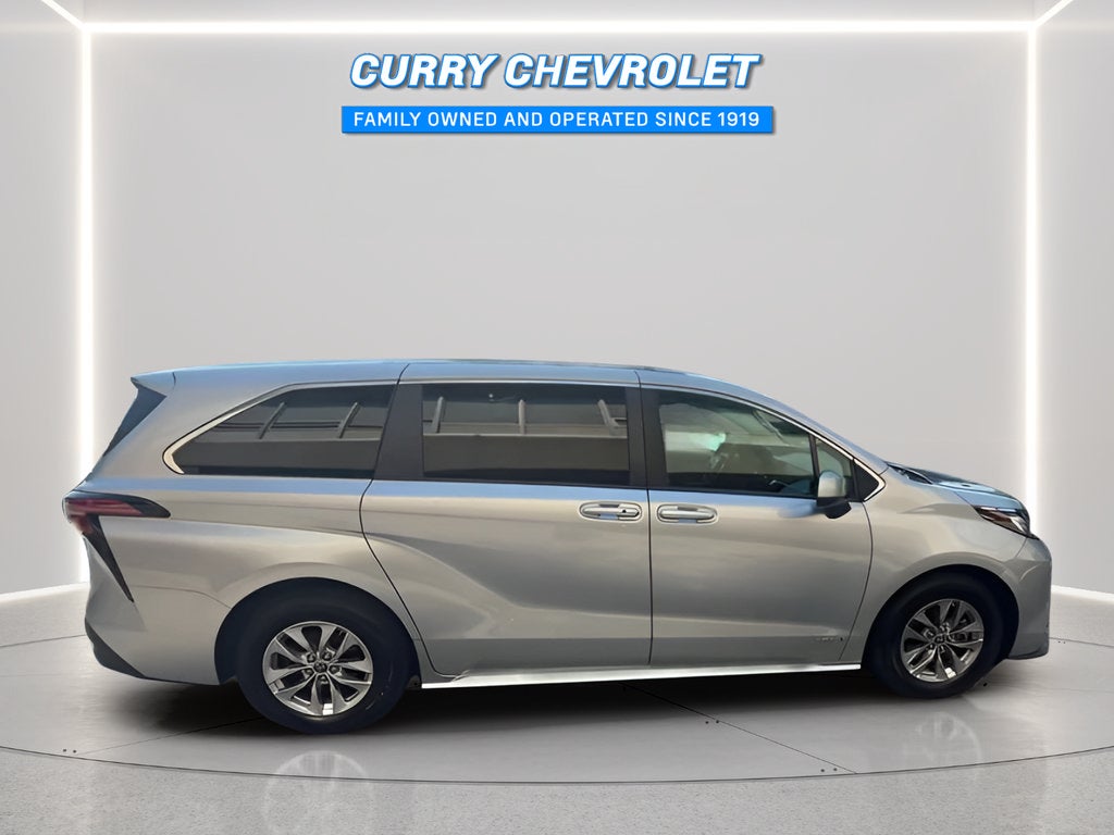 2021 Toyota Sienna LE