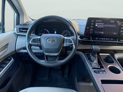 2021 Toyota Sienna LE