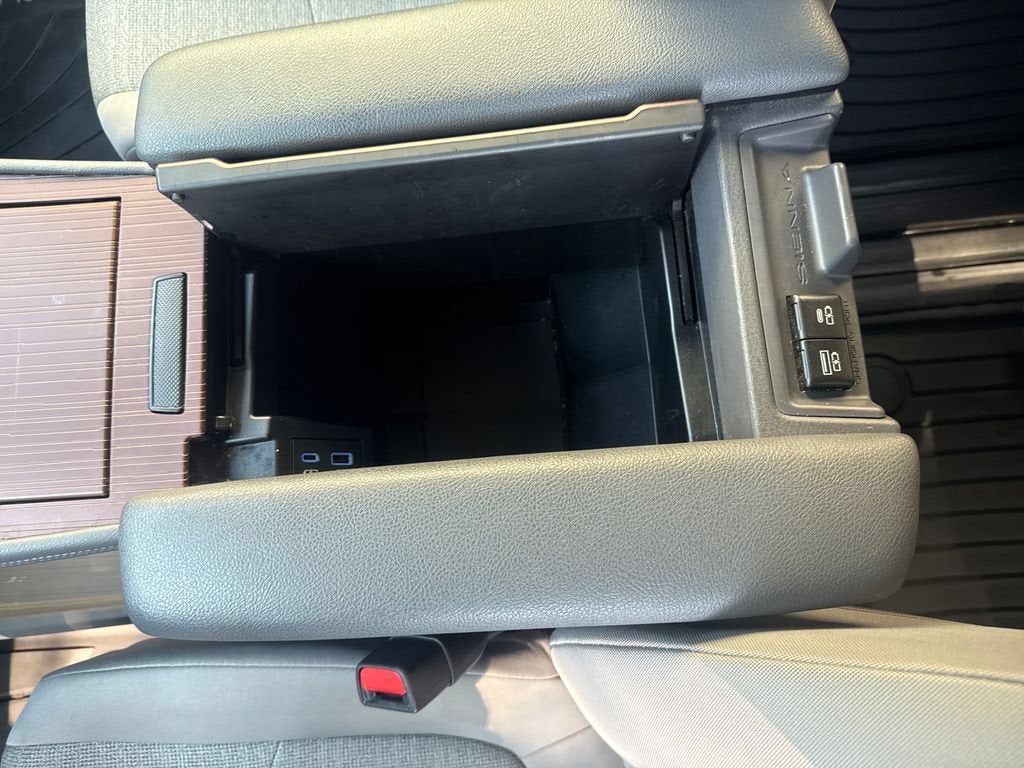 2021 Toyota Sienna LE
