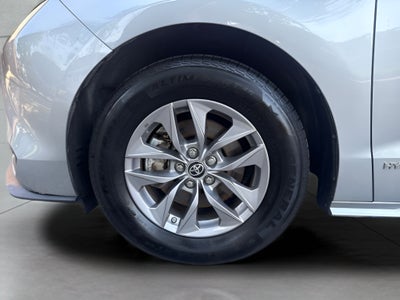 2021 Toyota Sienna LE