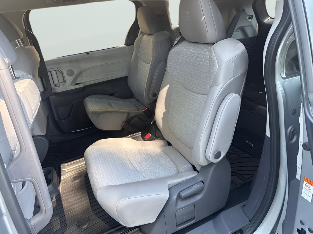 2021 Toyota Sienna LE