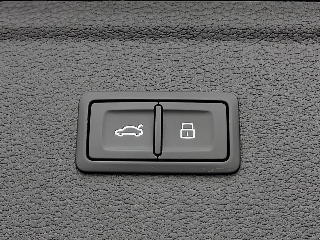 2023 Audi SQ5 Premium Plus