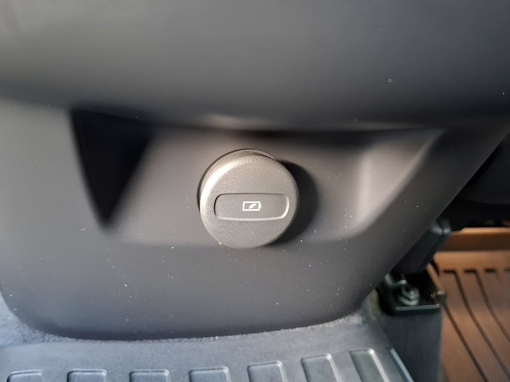 2023 Volvo XC60 Ultimate Bright Theme