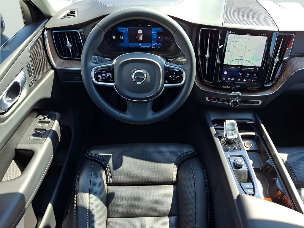 2023 Volvo XC60 Ultimate Bright Theme