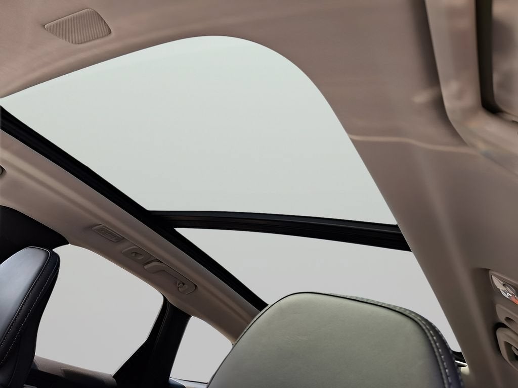 2023 Volvo XC60 Ultimate Bright Theme