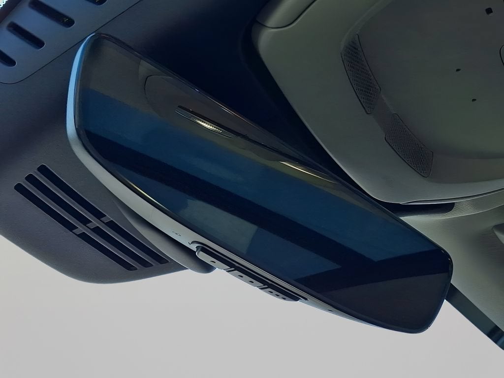 2023 Volvo XC60 Ultimate Bright Theme