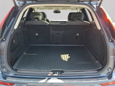 2023 Volvo XC60 Ultimate Bright Theme